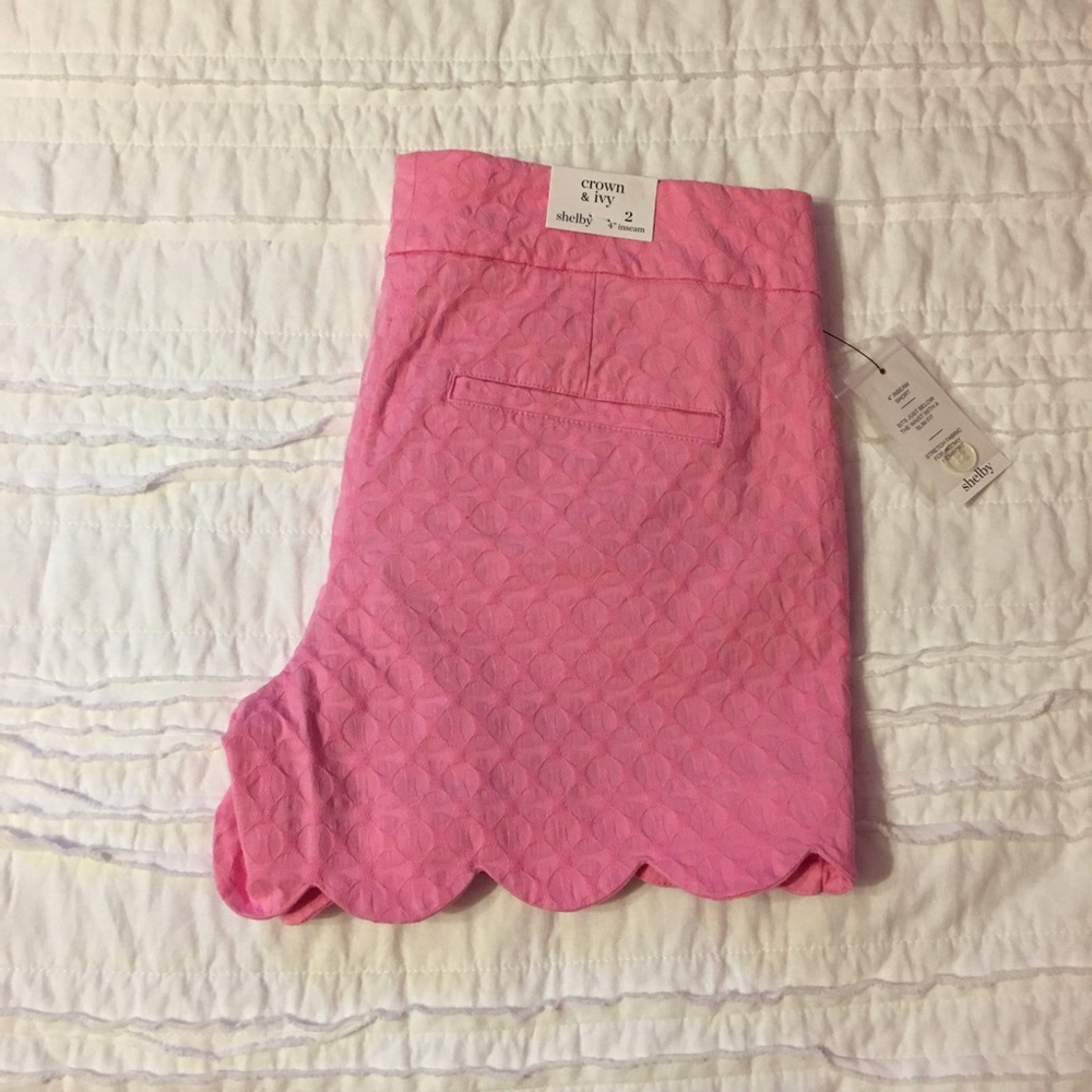 💓Crown & Ivy Pink Scallop Shorts💓